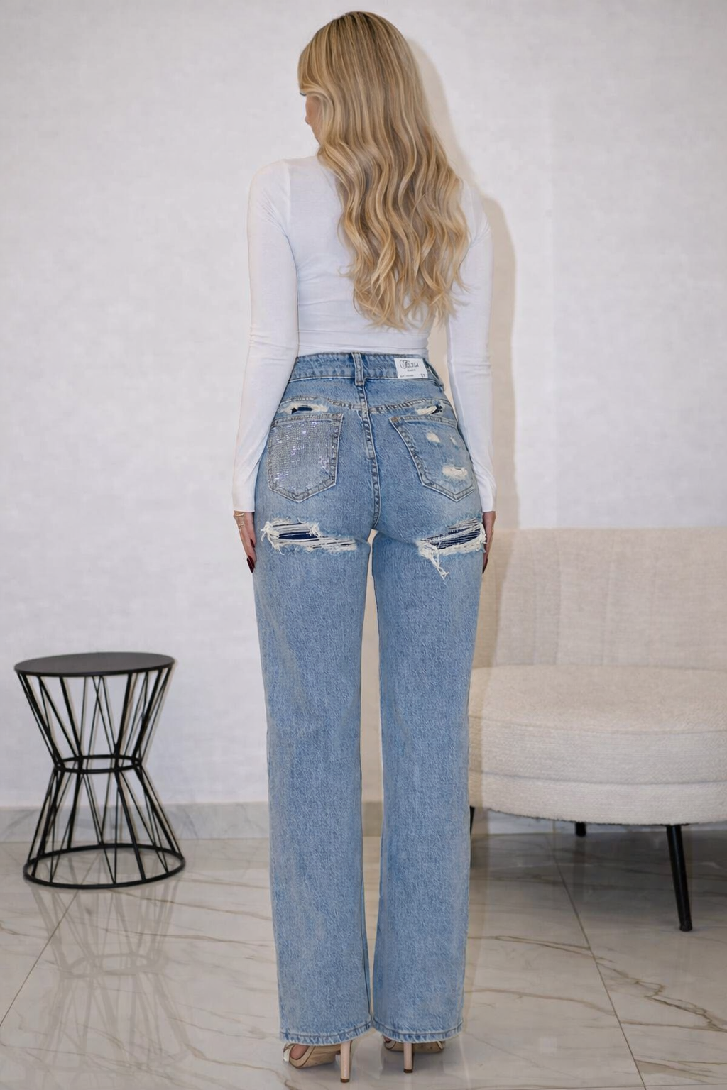 Jeans with a glittered pocket