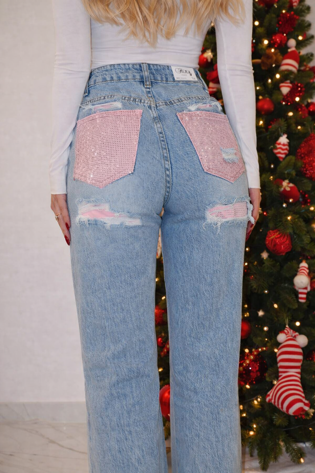 Jeans with a glittered pocket